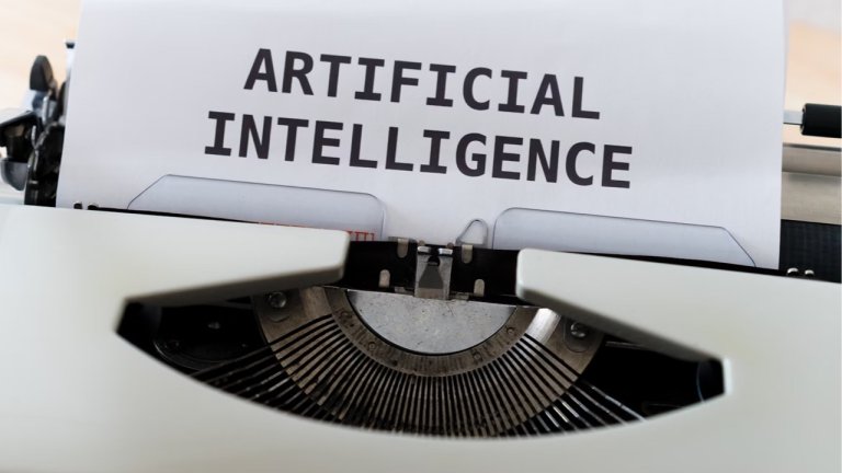 AI proti človeškemu talentu: Ali je prihodnost dela ogrožena ali se razvija?