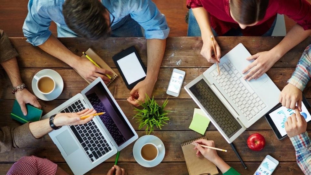 Načrtovalec virtualnih dogodkov: organizirajte spletne konference in spletne seminarje od doma Načrtovanje virtualnih dogodkov od doma: začnite svoj posel s koordinacijo na daljavo